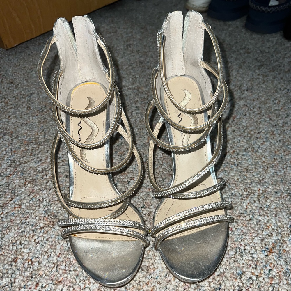 ONCE WORN Nina Silver Strappy Rhinestone 4-Inch Heels, 8.5